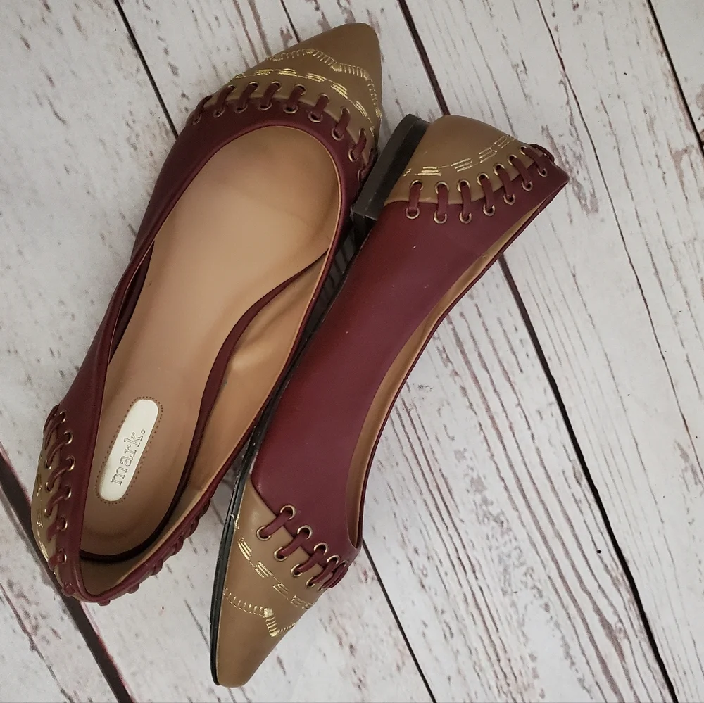 Avon Mark 80s style color blocked women's flats burgundy, taupe size 7